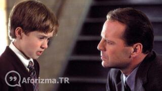 Ölü insanlar görüyorum, ölü olduklarını bilmiyorlar sözü