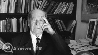 Modern devlet kuramının bütün önemli kavramları, dünyevileştirilmiş ilahiyat kavramlarıdır sözü