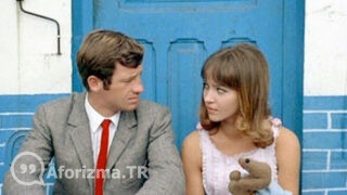 Sen benimle sözcüklerle konuşuyorsun bense sana hislerimle bakıyorum sözü