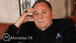 Farkında olan insan mutsuz insan demektir sözü