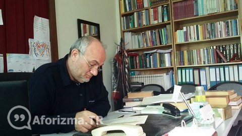 Ülkemiz çöl ve su yokmuş gibi teyemmüm öğretmeyi din sandık