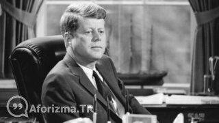 Churchill kelimelerini seferber etti sözü