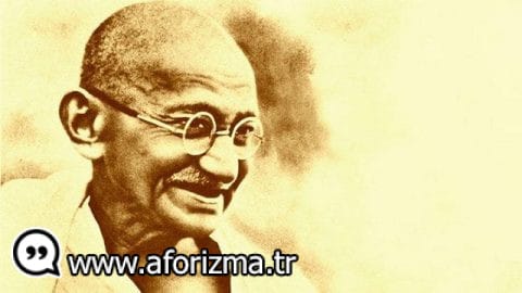 Korkaklar sevgisini gösteremez, o cesurların ayrıcalığıdır