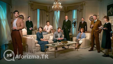 Altı küçük zenci kovanla oynadı, bir balarısı, içlerinden birini soktu