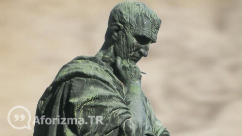 Gizlilik içinde yaşayan, dertsiz yaşar