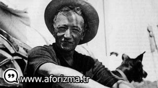 Ölüm var arkadaş, ölüm. Şu köşkün sahibi de ölecek, şu horoz da