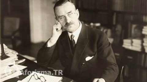 Güzellik insanı acı gibi deler