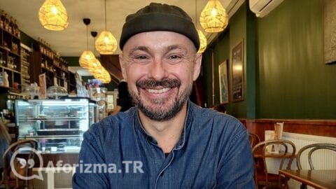 Para ya da statü yerine bilgi kazanmak yaşamın nihai amacıdır